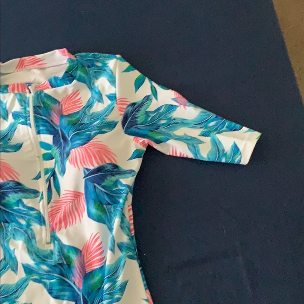 Bikinis - Picture 5 of 5